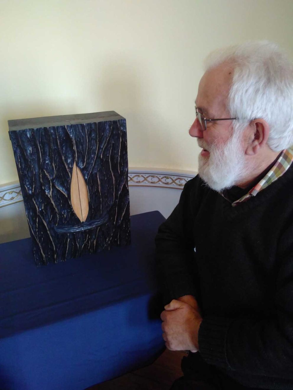 Maurice Hopper with his gift to Sharpham of The Lamp & The Lotus triptych