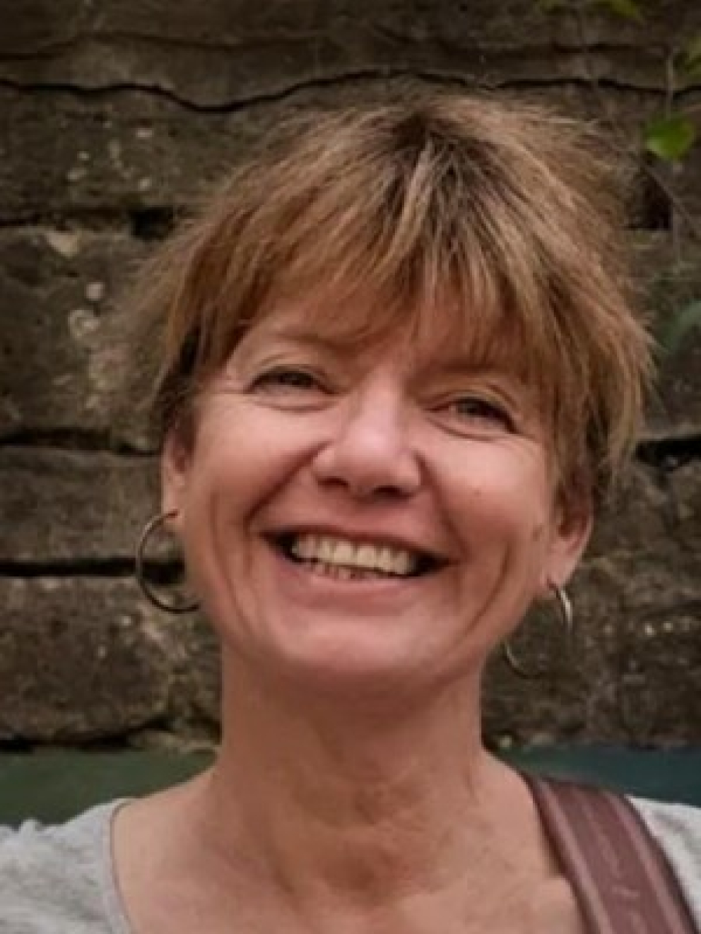 Rachel Lilley leading a retreat on Buddhism & Systems Thinking at The Barn Retreat Centre at The Sharpham Trust