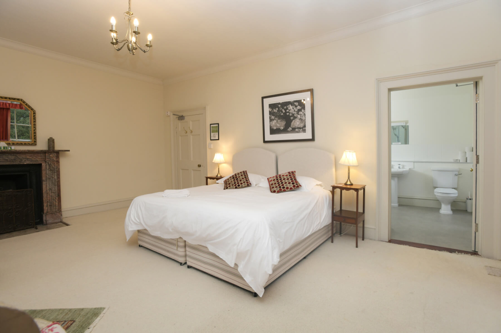 Sharpham House beginners retreats